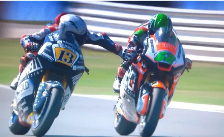 Romano Fenati scaricato dal Team Snipers: gesto antisportivo e pericoloso