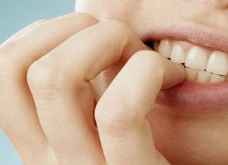 Mangiare le unghie è pericoloso?