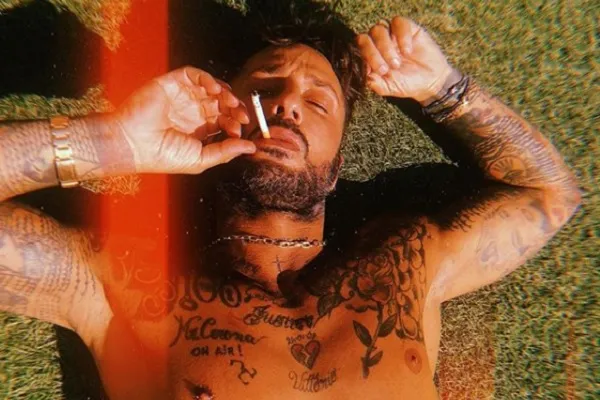 Fabrizio Corona Instagram: allo specchio senza vestiti