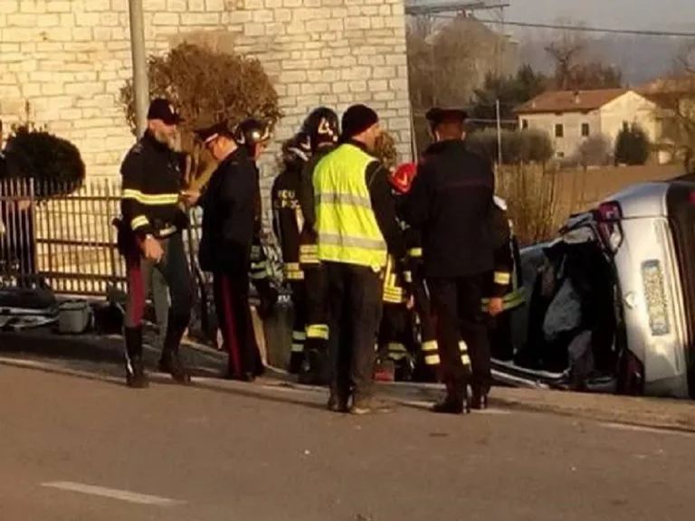 Pesaro, incidente a Fossombrone: Alberto Brescia e Silvia Tamburini morti sul colpo