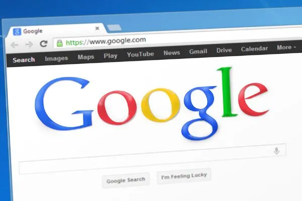 Posizionamento su Google: rivolgersi ad un esperto SEO o acquistare un corso fai da te?