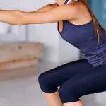 Fitness, esercizi a casa: tonificare glutei, braccia, gambe e addominali senza palestra