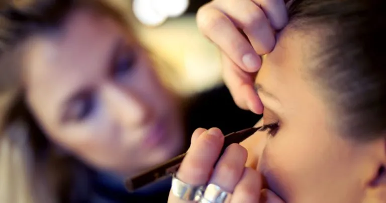 Make up Artist, come diventare truccatori professionisti: consigli, corsi e prezzi