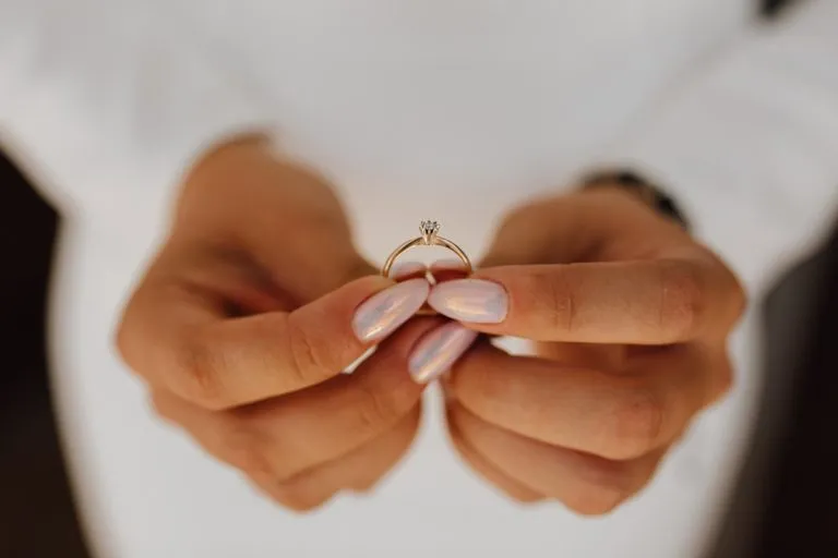 Come scegliere un anello di fidanzamento