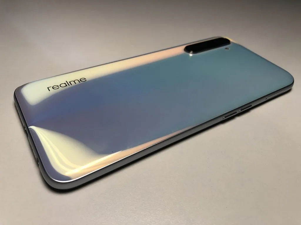 Realme propone un nuovo smartphone per tutte le tasche