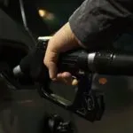 Benzina, sempre più in aumento il carburante: quanto costa?