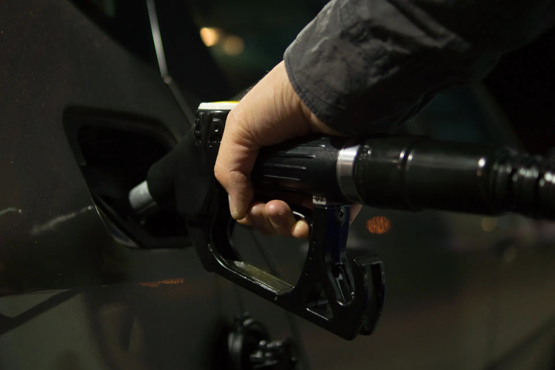 Benzina, sempre più in aumento il carburante: quanto costa?