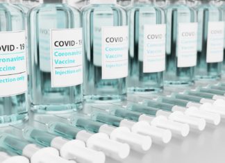 Quarta dose vaccino in Italia, per chi sarà obbligatoria e chi deve farla