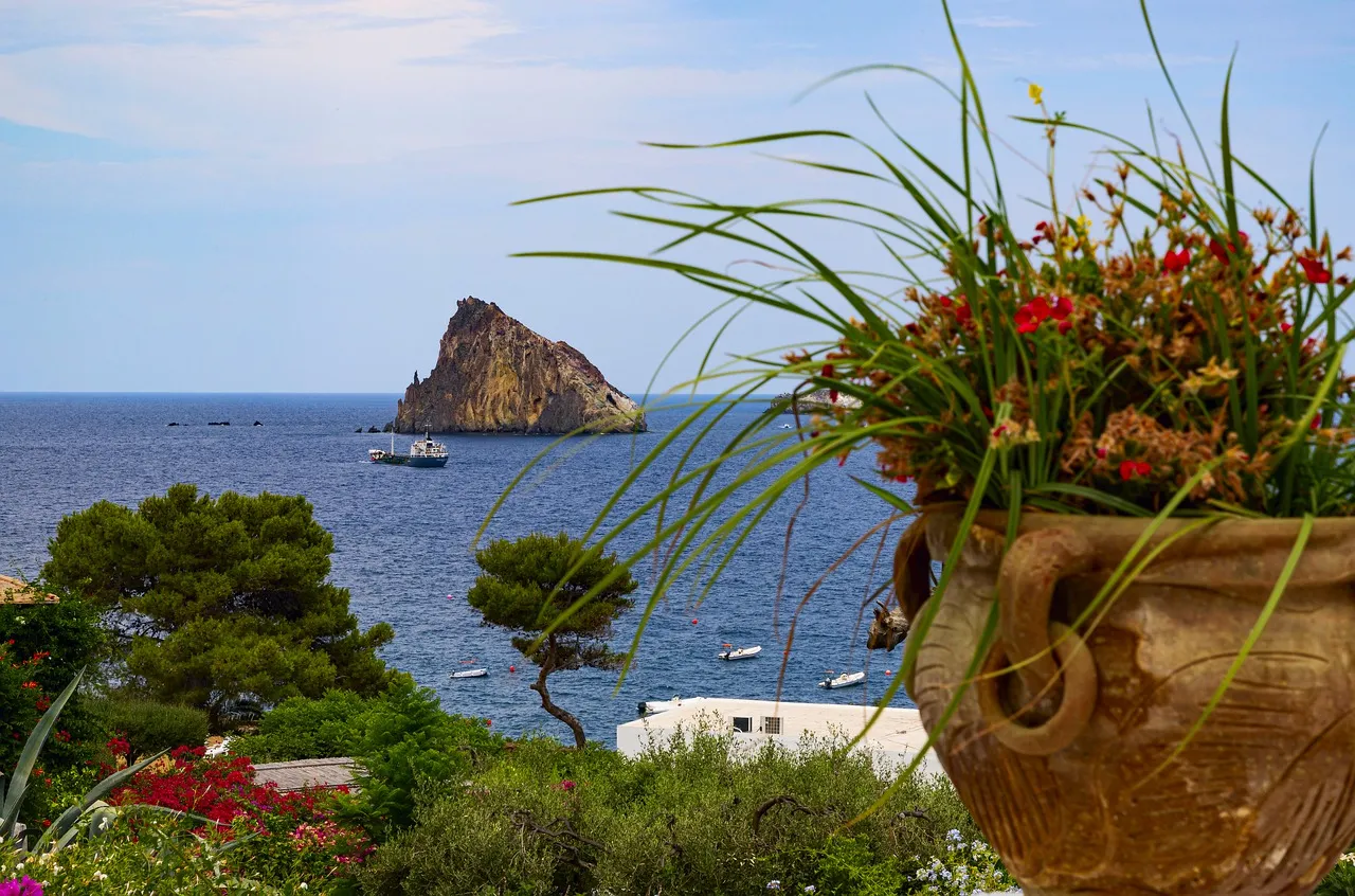 Vacanze alle Eolie: le caratteristiche e le bellezze di Lipari