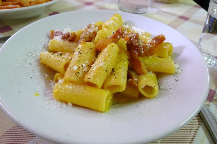 Carbonara day ricetta originale della carbonara: ingredienti e preparazione