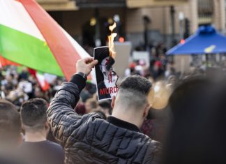 Elnaz Rekabi, la scalatrice iraniana che ha gareggiato senza indossare l'hijab, è scomparsa: non si hanno sue notizie dal giorno dopo la competizione.