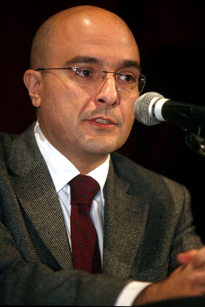 Gennaro Sangiuliano è il Ministro della Cultura del governo Meloni: giornalista e direttore del Tg2, ecco chi è il responsabile del dicastero della Cultura.