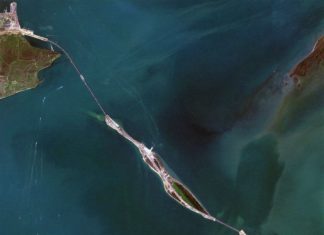 Mosca istituisce una commissione di inchiesta per definire dinamiche e responsabilità dell'attacco al Ponte di Kerč, unico collegamento tra Crimea e Russia.