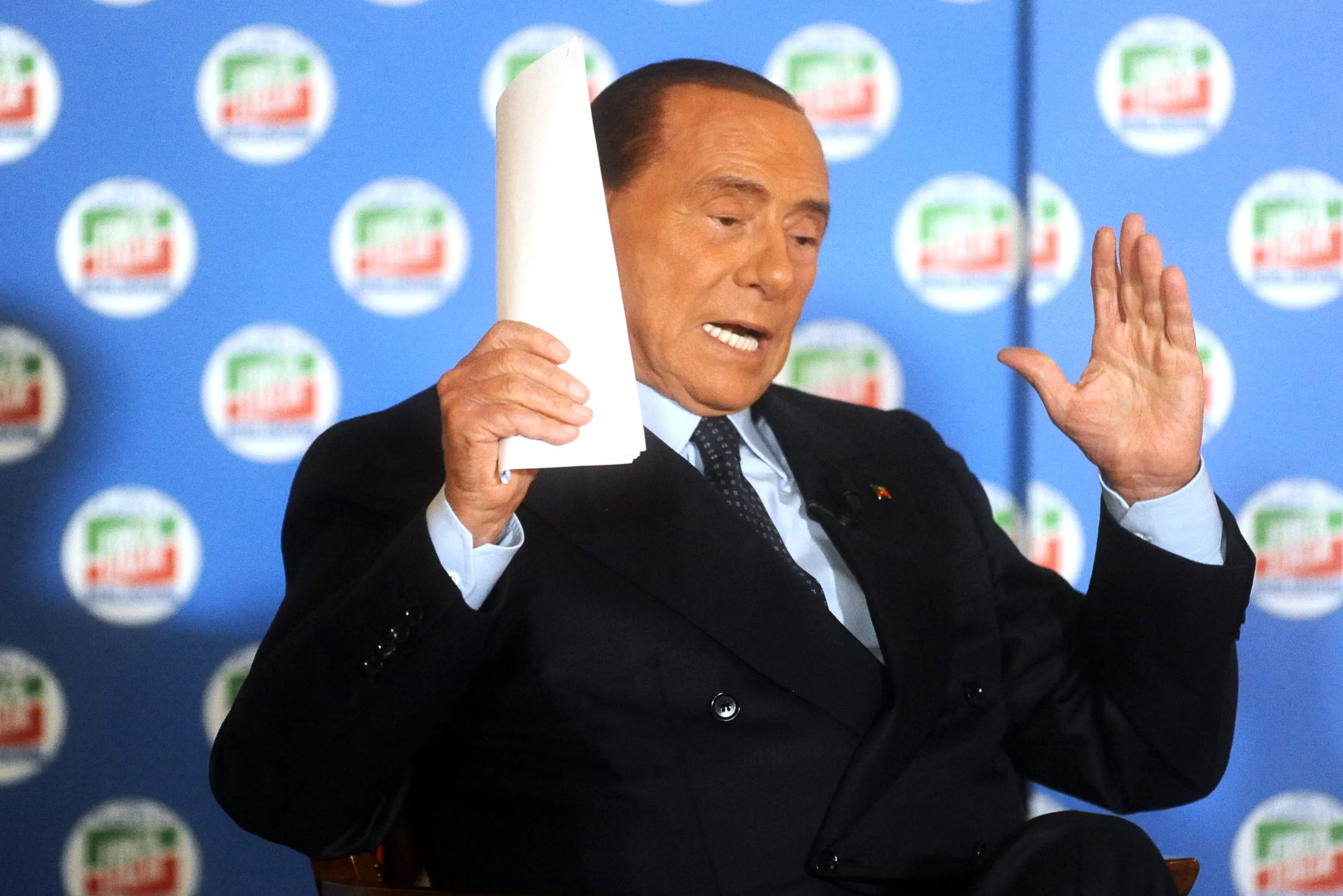 Silvio Berlusconi, polemica per le sue frasi su Putin: “Gli ho regalato Lambrusco, l’ho conosciuto come uomo di pace”