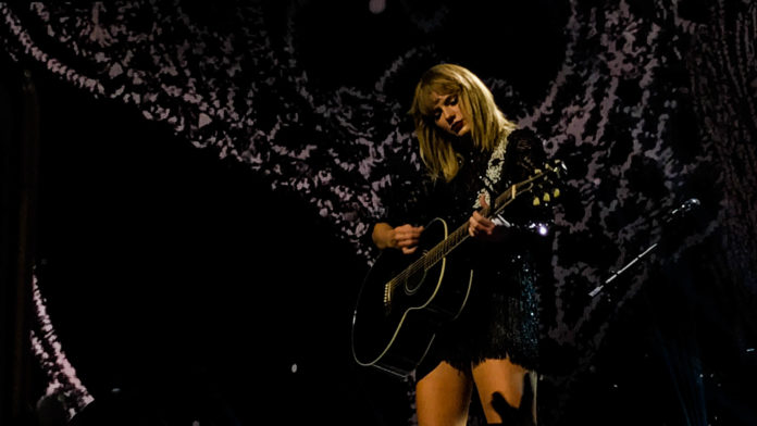 A distanza di 13 mezzanotti dal rilascio di Midnights, Taylor Swift svela la tracklist completa del suo nuovo album.