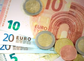 Per il mese di novembre è previsto un bonus che ammonta a 150 euro, sono 22 milioni gli italiani che ne hanno diritto: ecco quali sono i requisiti.