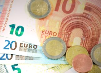 Per il mese di novembre è previsto un bonus che ammonta a 150 euro, sono 22 milioni gli italiani che ne hanno diritto: ecco quali sono i requisiti.