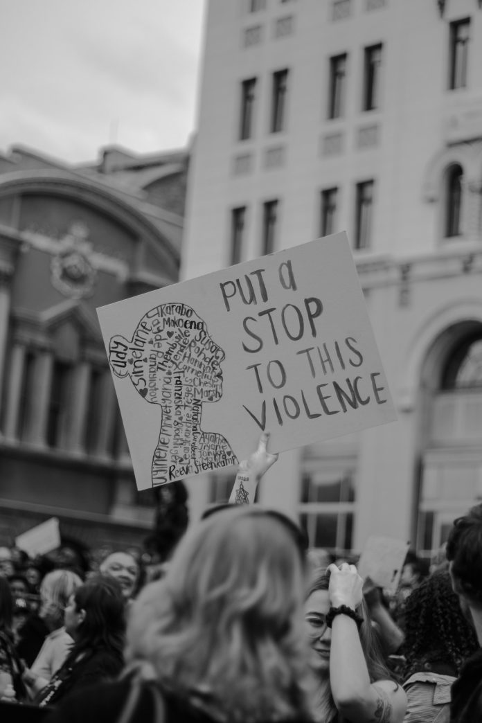 Pubblicati dati Istat sulla violenza di genere: nel 2021 sono 104 le donne vittima di femminicidio su un totale di 119 omicidi con una vittima donna.