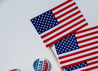 Alle elezioni di metà mandato negli USA i repubblicani sono sulla buona strada per ottenere la maggioranza alla Camera. Il Senato resta invece conteso.