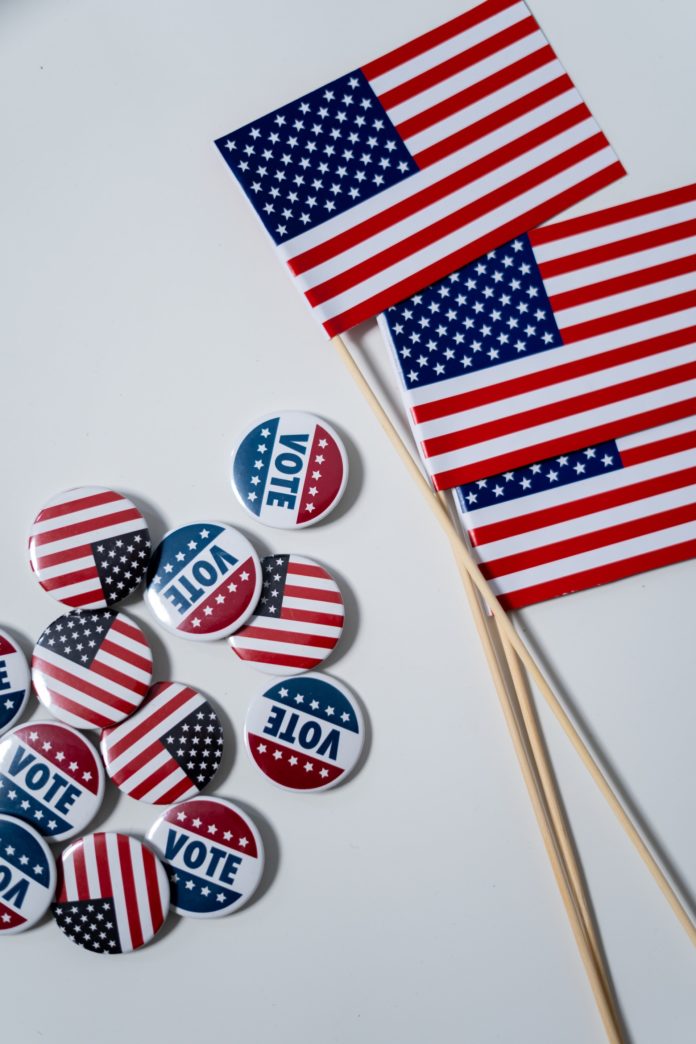 Alle elezioni di metà mandato negli USA i repubblicani sono sulla buona strada per ottenere la maggioranza alla Camera. Il Senato resta invece conteso.