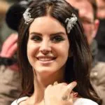 Lana Del Rey: testo e significato del nuovo singolo “Did you know that there’s a tunnel under Ocean Blvd”