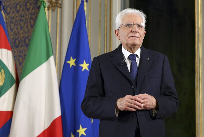 La rappresentazione del dramma russo Boris Godunov alla Prima della Scala di Milano ha scatenato diverse polemiche. Interviene il Presidente Mattarella.