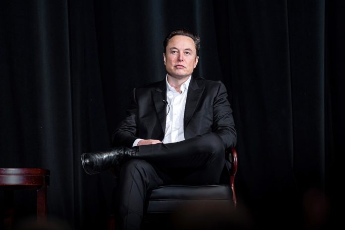 Prima delle elezioni del 2020 Twitter oscurò la notizia del New York Post su alcune email del figlio di Biden. Elon Musk rende tutto pubblico.