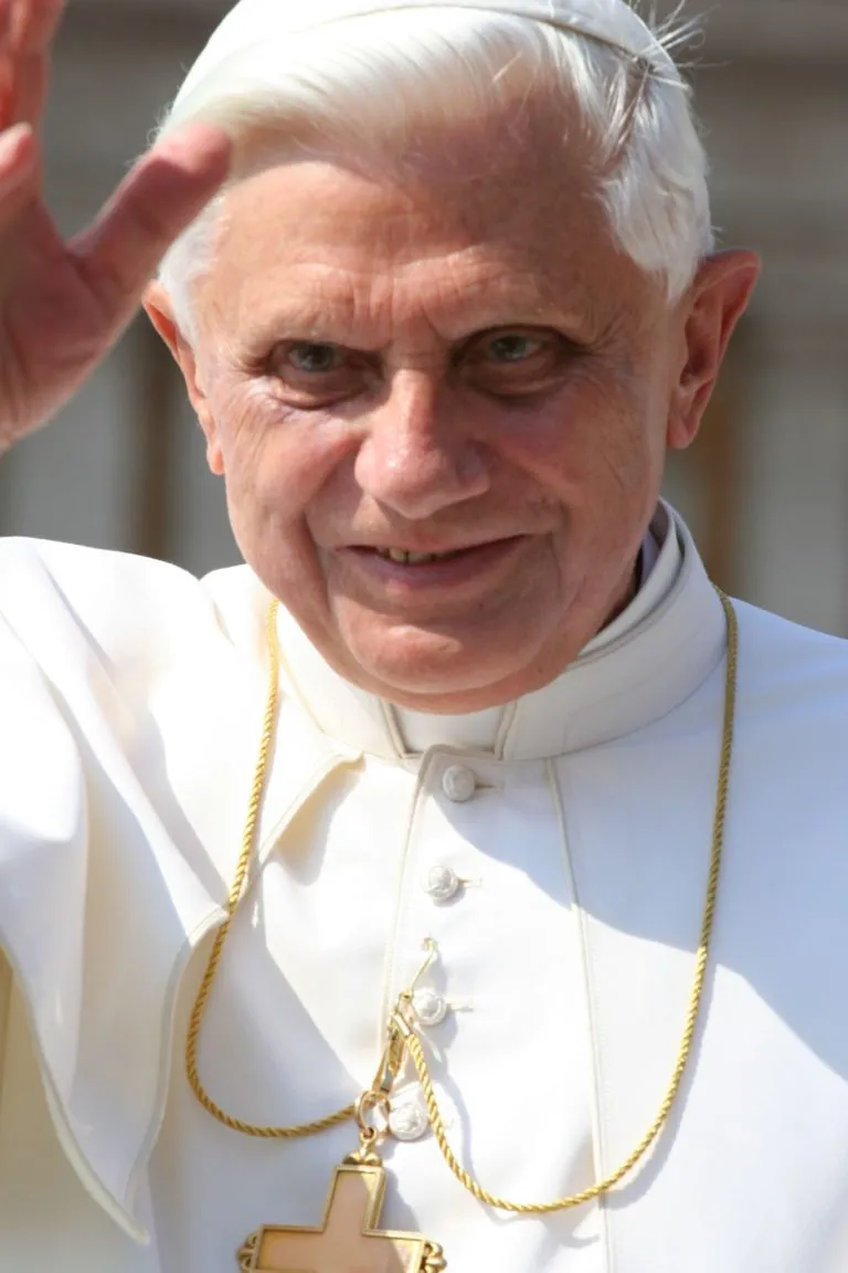 Ratzinger, papa emerito Benedetto XVI, si spegne all’età di 95 anni