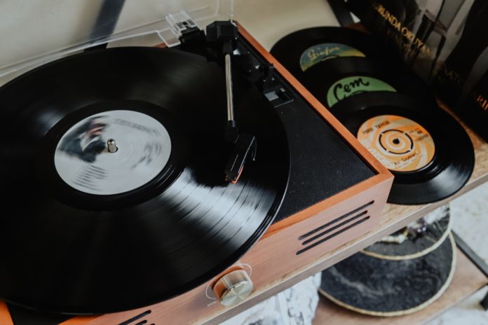 Fimi ha pubblicato le classifiche dei migliori album e singoli del 2022 sulla base delle vendite: il top della musica italiana di quest'anno.