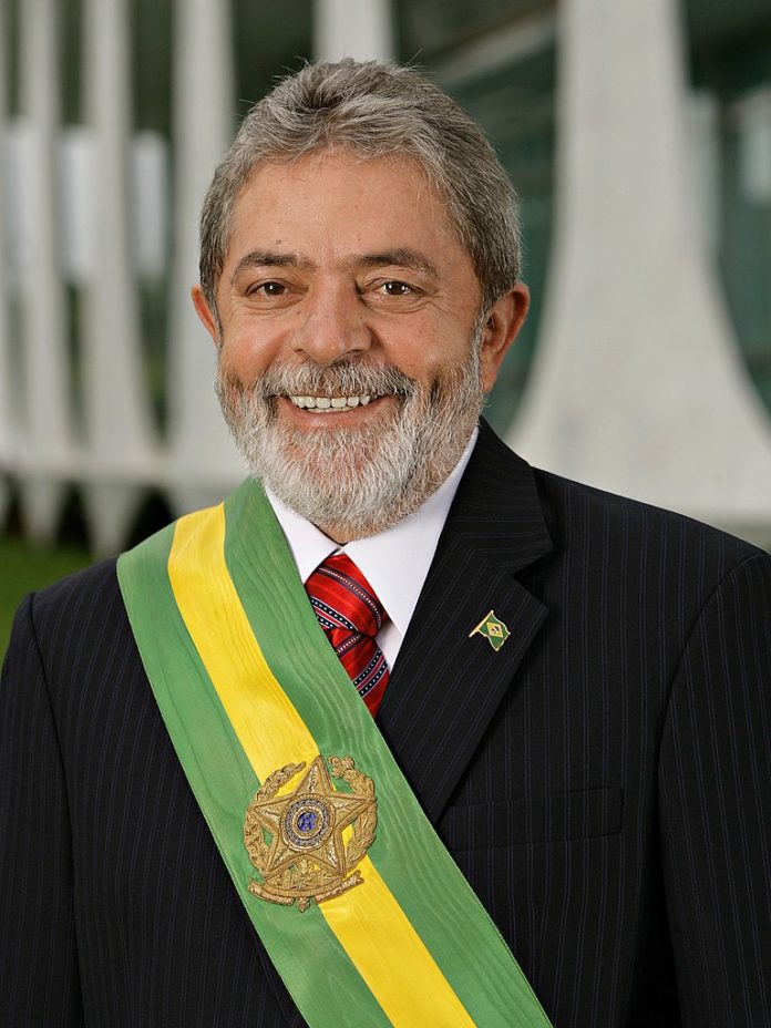 Lula è ufficialmente il nuovo presidente del Brasile. Si celebra nella capitale la cerimonia di insediamento: è grande festa per i cittadini.