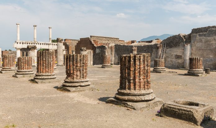 Pompei, riapre Casa dei Vettii: lussuosa domus romana che restituisce opere d'arte e architetture di valore inestimabile. Era chiusa per restauro.