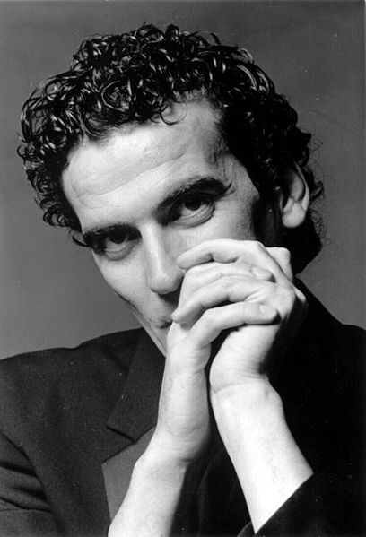 Massimo Troisi nasceva il 19 febbraio 1953: oggi si celebra il 70esimo compleanno del poeta bambino che ha fatto ridere e piangere allo stesso tempo.
