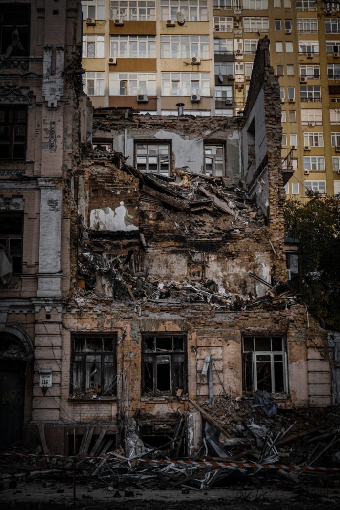 Terremoto in Turchia, ai confini con la Siria: scosse fino a 7.8 di magnitudo. Almeno 1900 vittime accertate, continuano le ricerche dei dispersi.