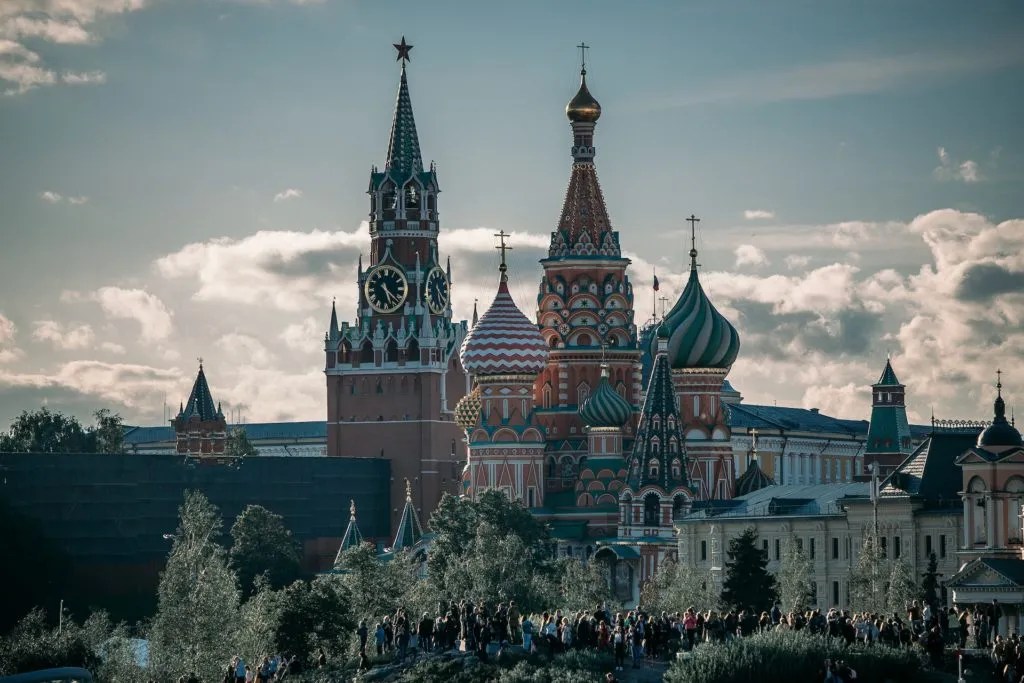Russia: studentessa rischia 10 anni di carcere per una storia su Instagram