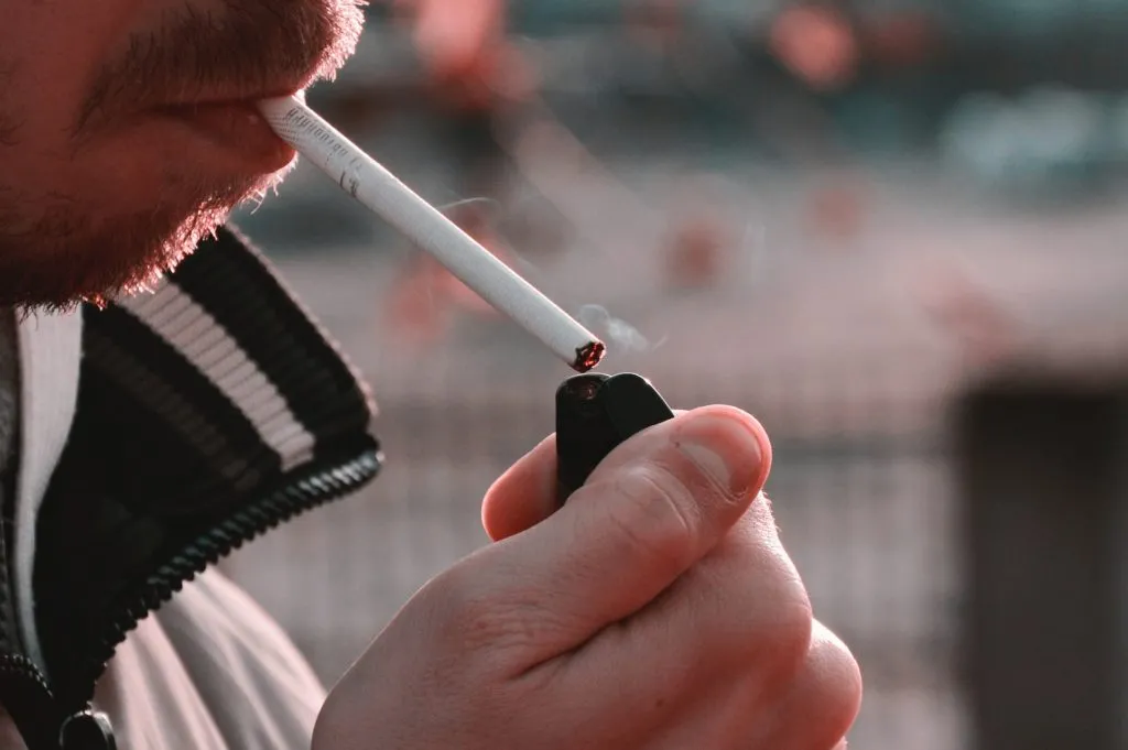Fumare all’aperto, Ministero della Salute verso stop totale: nuovi divieti