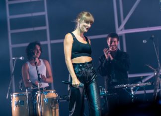 Il sindaco di Glendale ha ribattezzato la città “Swift City”, per onorare il fatto che Taylor Swift inauguri il suo “The Eras Tour” proprio lì.