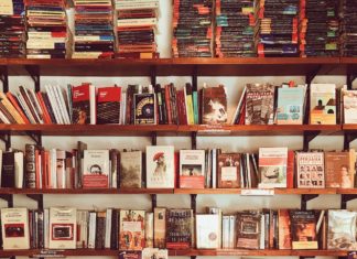 Ogni mese gli scaffali delle librerie si riempiono di nuovi titoli per tutti i lettori. Ecco le novità di marzo 2023: tutti i libri in uscita questo mese.