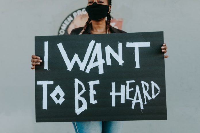 L'8 marzo si celebra la Giornata internazionale della Donna, in questa occasione Papa Francesco rivolge un pensiero a tutte le donne vittima di oppressione.